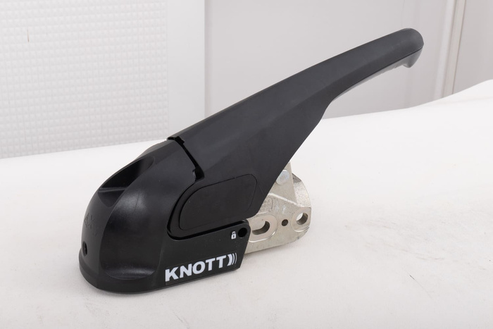 OUTLET KNOTT KS30 gancio a sfera con stabilizzatore per rimorchio da 3000 kg con timone tubolare da 50 mm 85