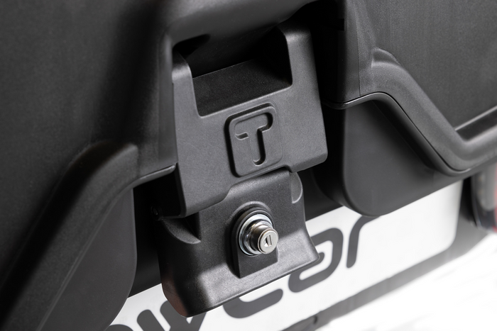 Towbox Camper Alpha LED nero (lungo) - box portabagagli da montare sul gancio di traino