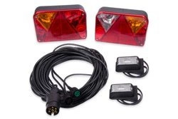 Set luci: luci posteriori DOBPLAST + luci laterali a LED DOBPLAST + cablaggio MANTES 7m 7 PIN