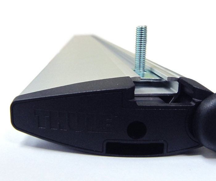 Inserti universali per travi in ​​alluminio da 24 mm