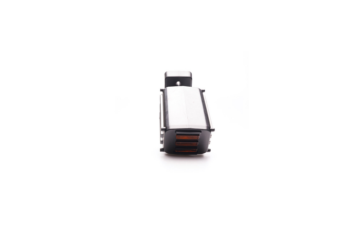 Faro di segnalazione a LED SPOT WAŚ 2554L W297.4.1, a sinistra, su braccio.