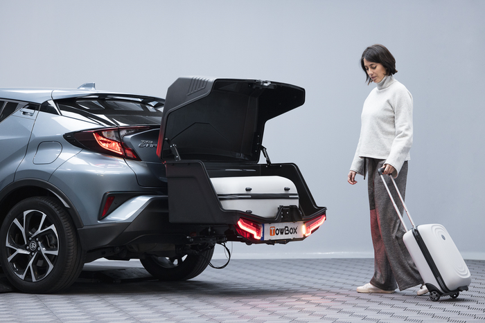 Towbox Alpha urban black - box portabagagli da montare sul gancio di traino