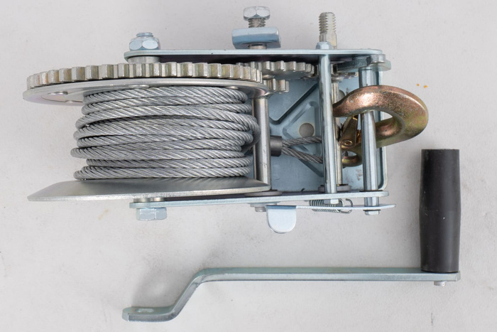 OUTLET Argano manuale per rimorchio KNOTT 1135kg con fune d&#39;acciaio