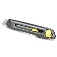 Coltello STANLEY Interlock da 18 mm con lama a spezzare