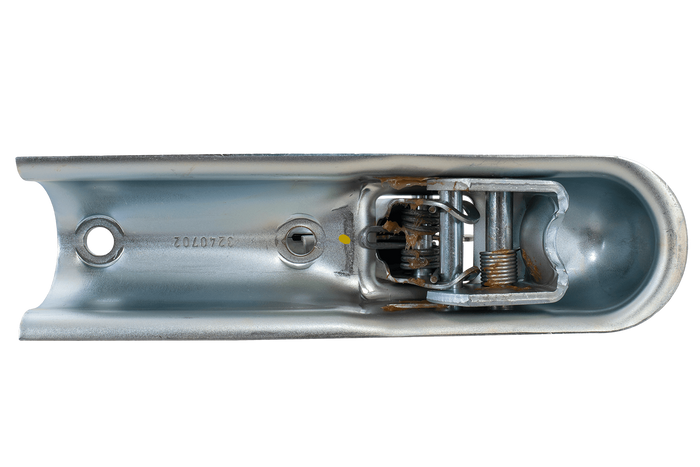 Gancio di traino a sfera KNOTT K7.5-C per rimorchio da 750 kg con timone tubolare da 50 mm