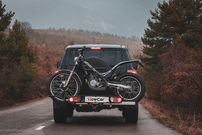 Towcar Balance - portamoto/bicicletta montato sul gancio di traino
