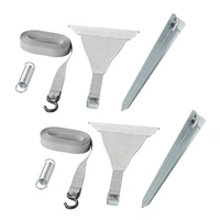 Set di due cinghie antivento ProPlus 361729 fissate a una guida per tendalino da 2x4,8 m.