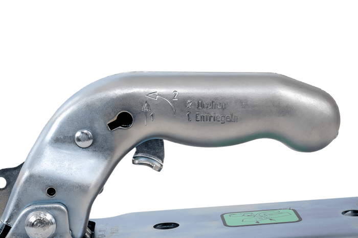 Gancio a sfera KNOTT KQ14-C per rimorchio da 1400 kg con timone quadrato da 70 mm