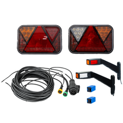Set luci: luci posteriori a LED FRISTOM FT-270 + luci di posizione laterali a LED FRISTOM FT-145 + cablaggio MANTES 7m 13-PIN