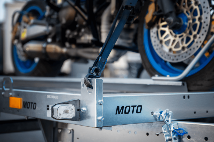 RIMORCHIO TRASPORTO MOTO UNITRAILER MOTO 1 CON PIANALE