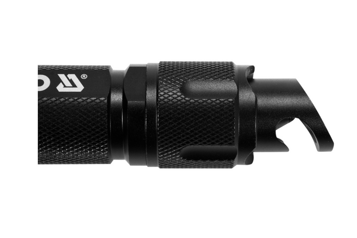 Torcia multifunzione a LED YATO YT-085609 da 900 lm, power bank, apribottiglie, martello di emergenza