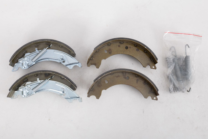 OUTLET Ganasce freno per assali frenati KNOTT 200x50 SET