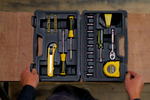 Set di utensili manuali STANLEY STMT0-74864 in una valigetta da 51 pezzi.