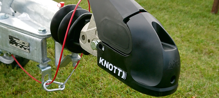 Gancio a sfera KNOTT KS30 con stabilizzatore per rimorchio da 3000 kg con timone tubolare da 50 mm