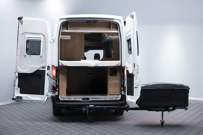 Towbox Camper Alpha LED nero (lungo) - box portabagagli da montare sul gancio di traino