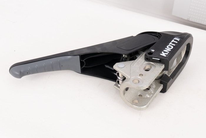 OUTLET KNOTT KS30 gancio a sfera con stabilizzatore per rimorchio da 3000 kg con timone tubolare da 50 mm 85