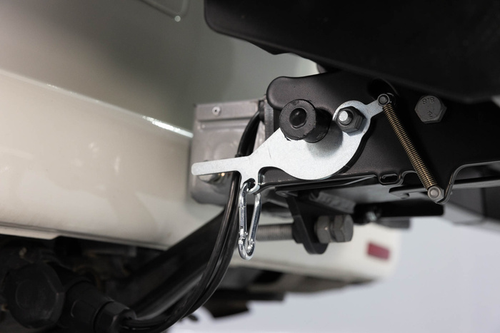 Towbox V3 Camper nero - box portabagagli da montare sul gancio di traino