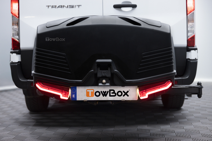 Towbox Camper Alpha LED nero (lungo) - box portabagagli da montare sul gancio di traino