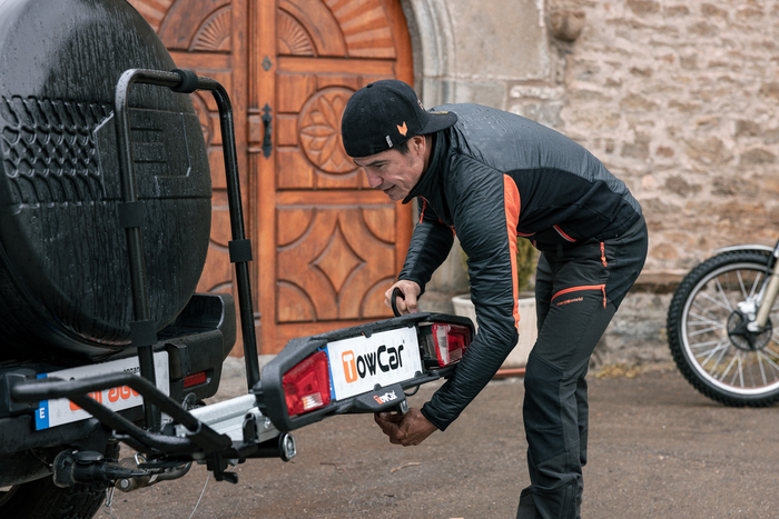 Towcar Balance - portamoto/bicicletta montato sul gancio di traino