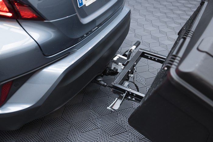 Towbox Alpha urban black - box portabagagli da montare sul gancio di traino