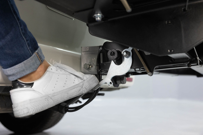 Towbox V3 Camper nero - box portabagagli da montare sul gancio di traino