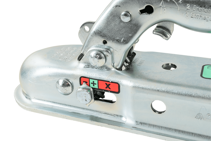 Gancio di traino KNOTT KQ14-B per rimorchio da 1400 kg con timone quadrato da 60 mm