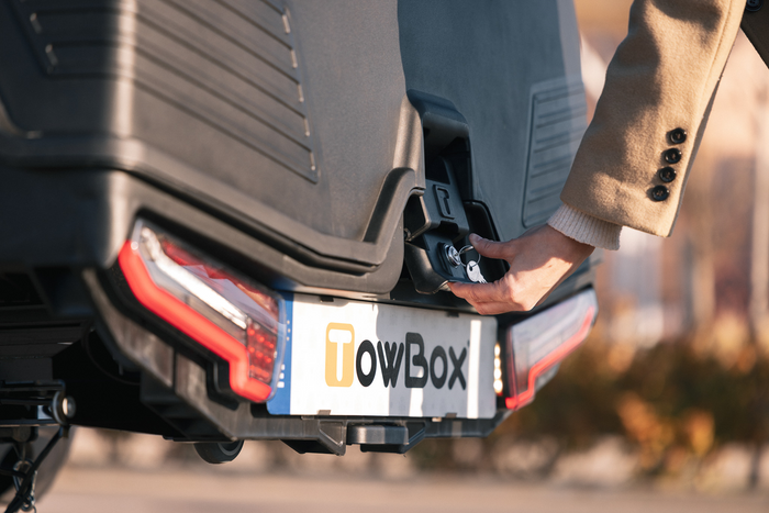 Towbox Alpha urban black - box portabagagli da montare sul gancio di traino