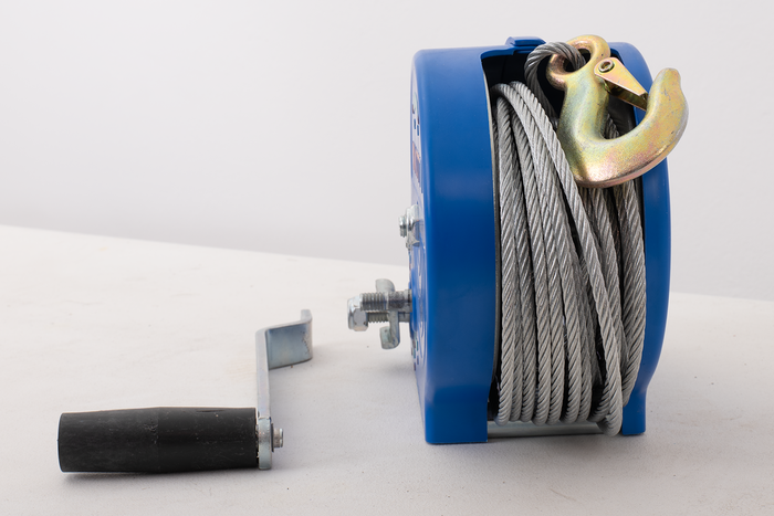 OUTLET Verricello manuale per rimorchio KNOTT 1135kg con fune d'acciaio