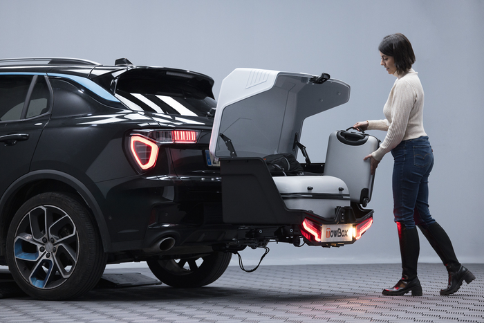 Towbox Alpha classic grey - box portabagagli da montare sul gancio di traino