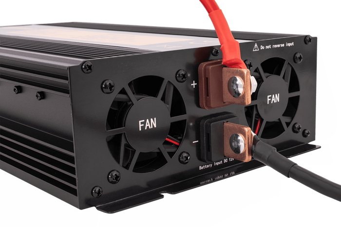 Convertitore di tensione 12V/230V (2000/4000W) KAMAR E1930