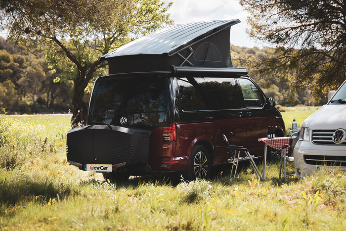 Towbox V3 Camper nero - box portabagagli da montare sul gancio di traino