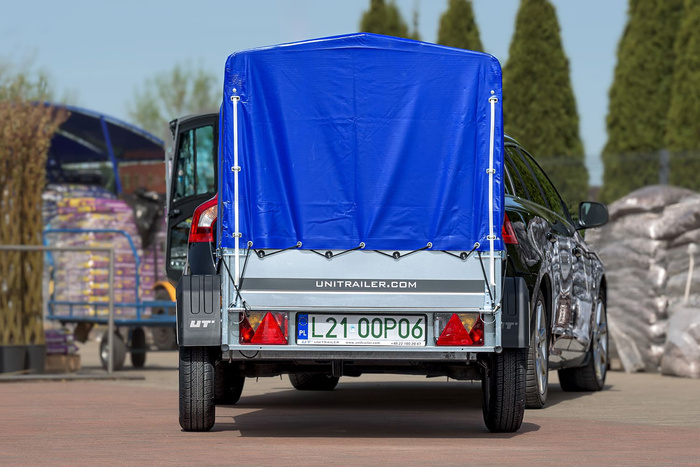 Rimorchio monoasse 200x106 UNITRAILER GARDEN 200 KIPP con telaio H-800 e telone blu