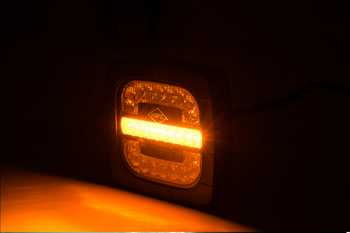 Faro anteriore a LED HORPOL ROCA LZD 2805 con 3 funzioni, universale e con supporto.